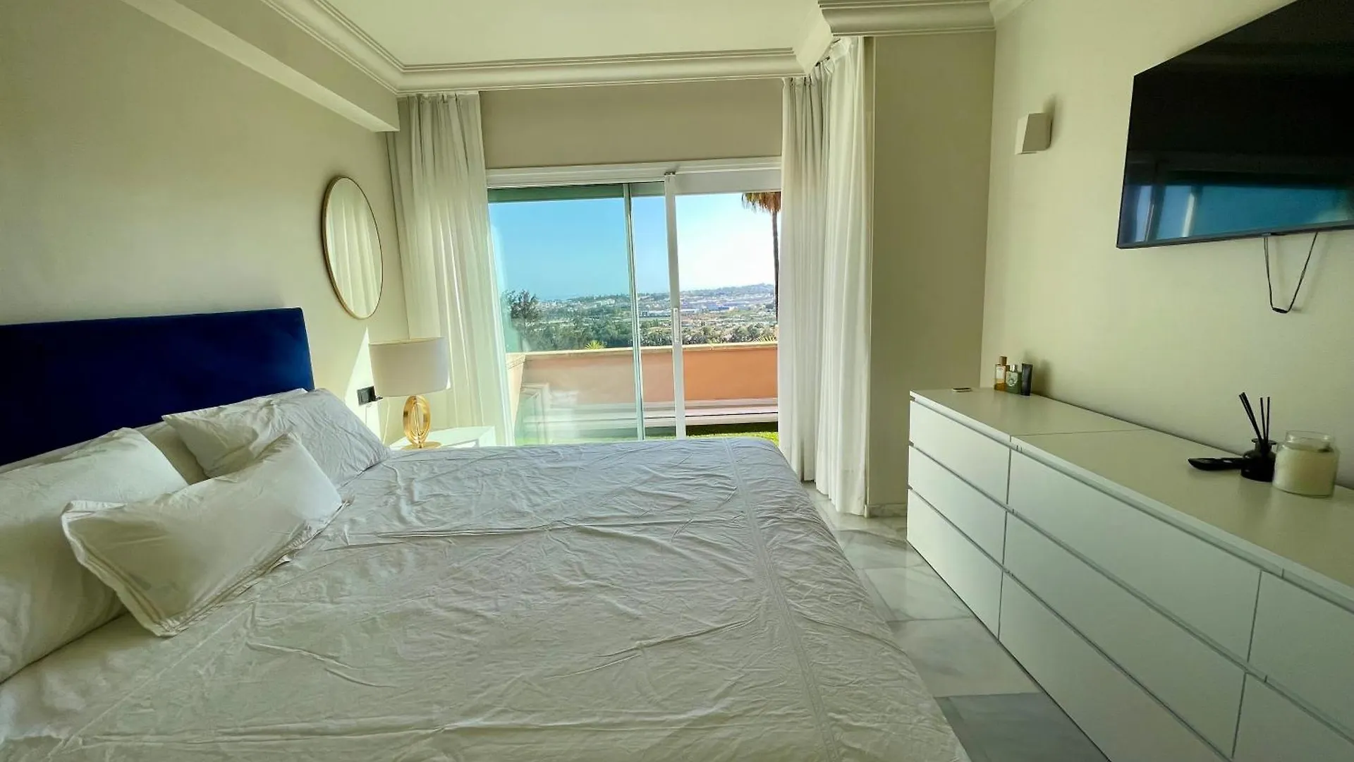 Apartmán Lovely Apartament In Nueva Andalucia, With Spectacular Sea & Giblartar View Marbella