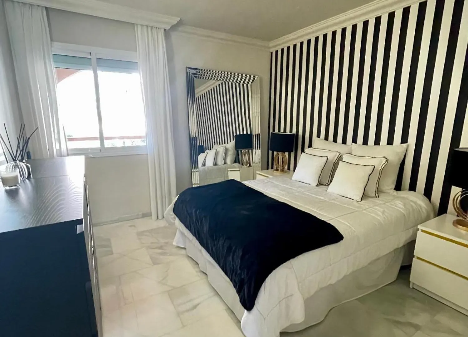 Lovely Apartament In Nueva Andalucia, With Spectacular Sea & Giblartar View Marbella Apartmán